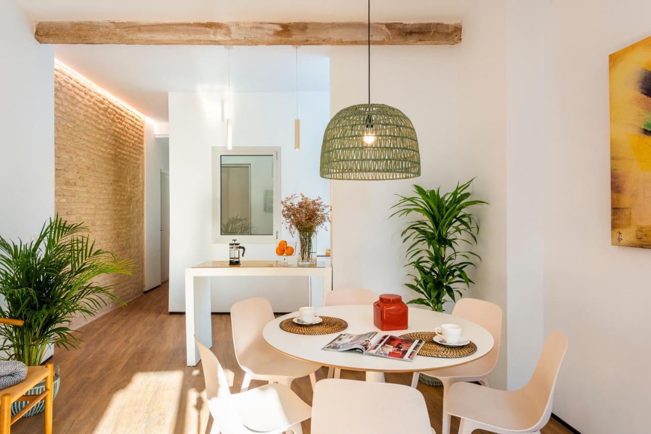 Genteel Home Santa Teresa Sevilla Bagian luar foto